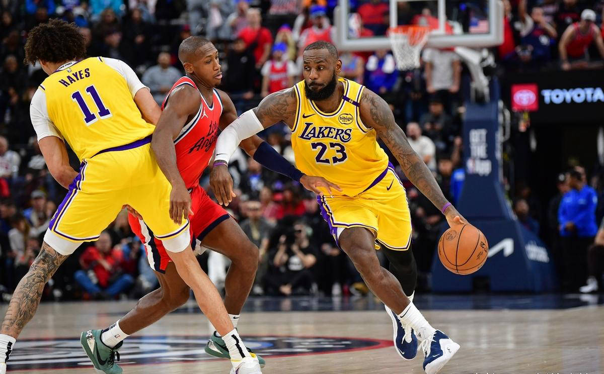 詹姆斯重返赛场，出色发挥首场状态出色，加拿大队观众沸腾！上演精彩一战的简单介绍-九游入口