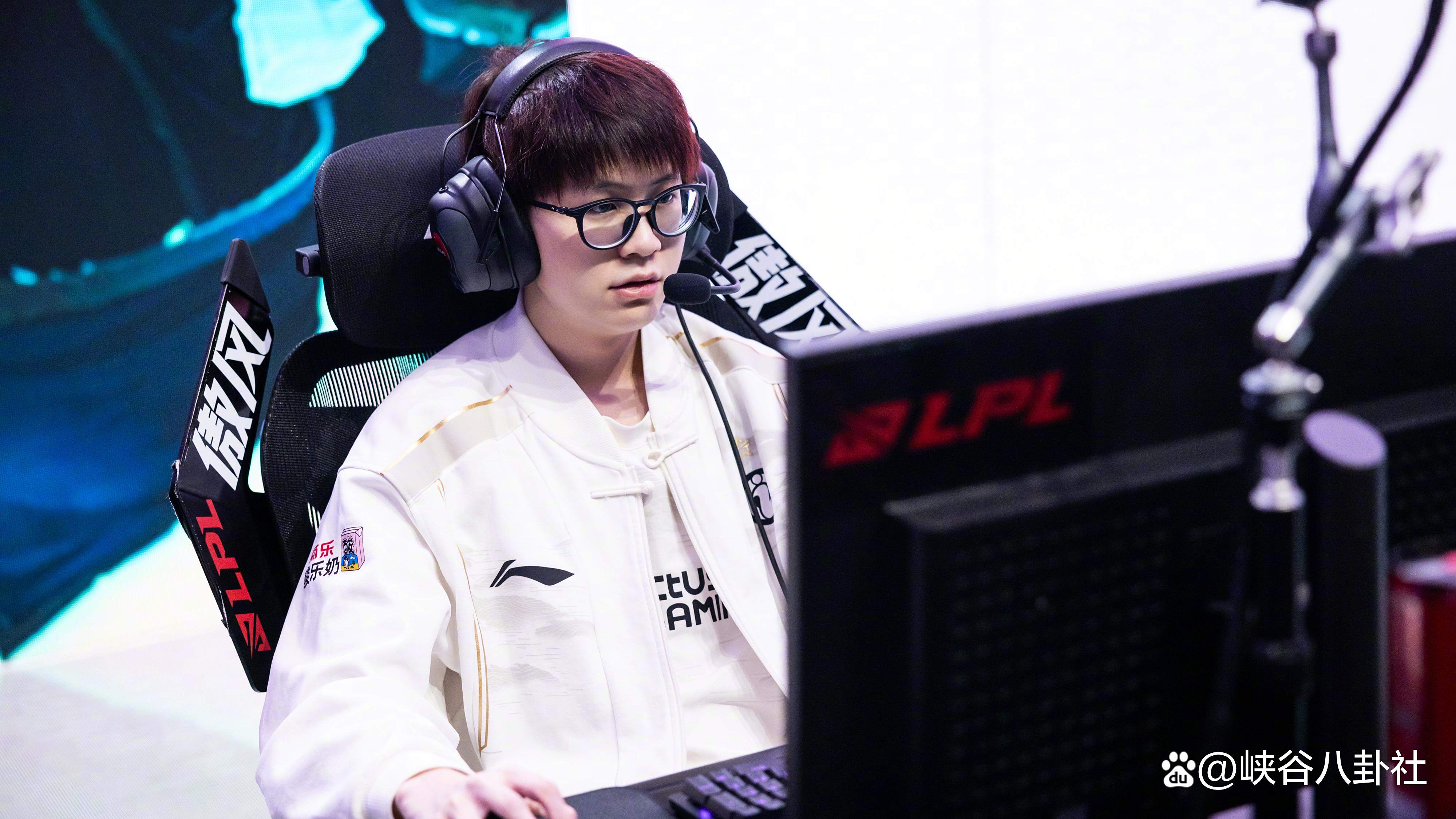 Rookie连续二十场比赛得分超过重返赛场，掘金不断突破！赛场气氛高涨的简单介绍-九游登录入口